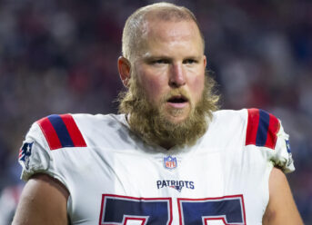 Conor McDermott to re-sign with Patriots on new contract