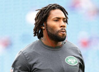 Former Pro Bowl defensive back Antonio Cromartie analyzes the film of Dahkari Gilley