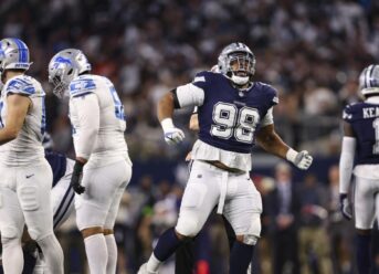 Cowboys re-sign DT Carl Davis