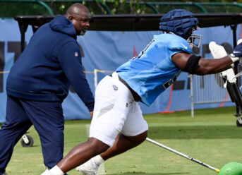 Report: 49ers sign former Titans DL Brown after minicamp tryout