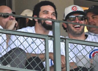 LOOK: Chicago fans shower Bears’ Caleb Williams with cheers at Cubs game