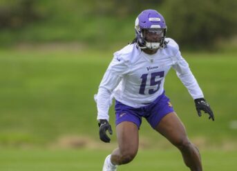 Dallas Turner signs rookie deal with Vikings