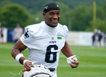 Patriots rookie WR Javon Baker earns huge praise from teammates in camp