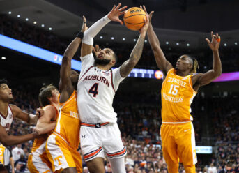 Men’s basketball AP poll: Johni Broome’s return powers Auburn past Tennessee to keep No. 1 spot