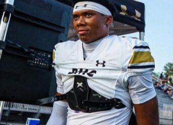 Illinois football team lands three-star wide receiver prospect