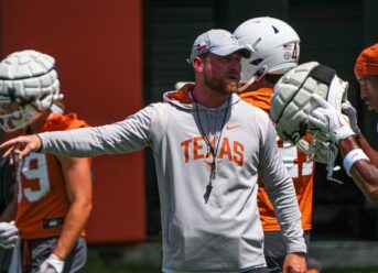 Georgia Tech to hire Texas safeties coach Blake Gideon as new defensive coordinator
